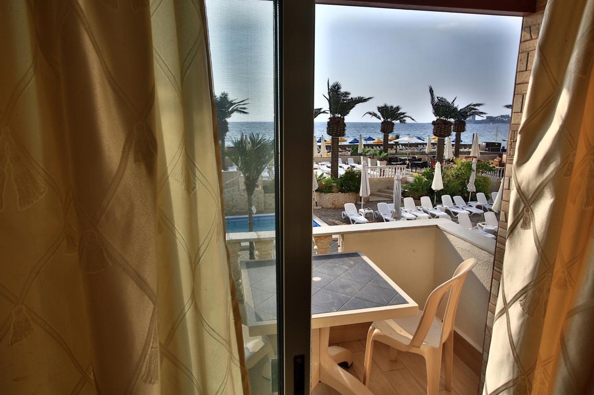 Lamedina Hotel & Resort Jounieh Oda fotoğraf
